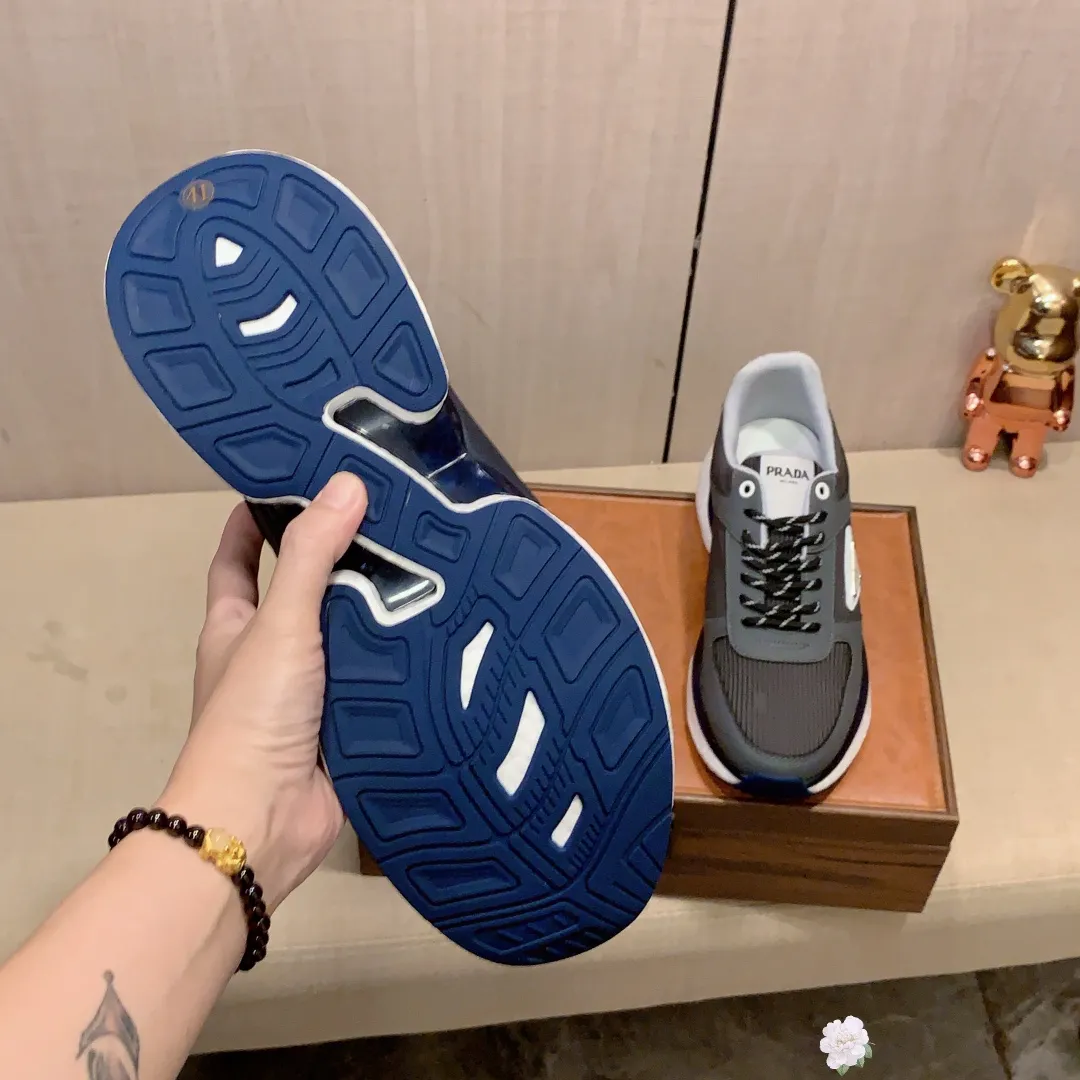 Men's men's shoes💰460💰💰🎩🎩[Lightning][Lightning] "PRADA*" The latest and most popular casual shoes, top brand [seduce] luxury ~ purchasing agency, top ~ quality. [Strong] The upper is made of imported breathable cowhide with material ➕ breathable sheepskin feet (•) and fine workmanship. The original stylish and stylish soft rubber wear-resistant and non-slip outsole is light and comfortable on the feet. The real thing looks better when taken in real life. 004: code: 38-44, 4️⃣ colors